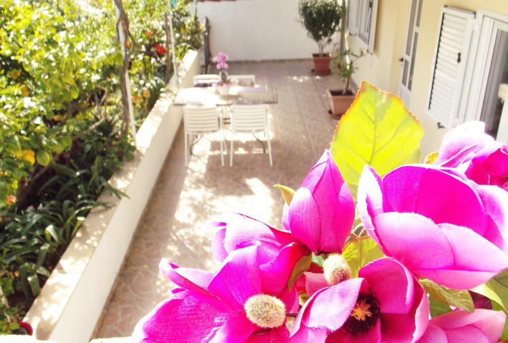 Apartmani Niki Hvar Đảo Hvar Ngoại thất bức ảnh
